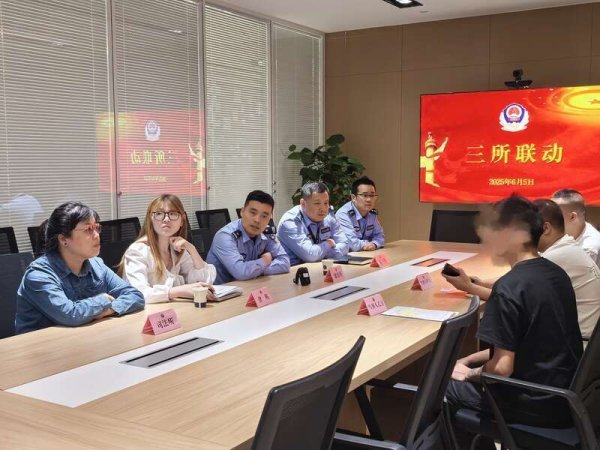 配资门户网网址 阳光下的守护｜ 破解超大城市治理难题   上海“三所联动”结出“繁花硕果”